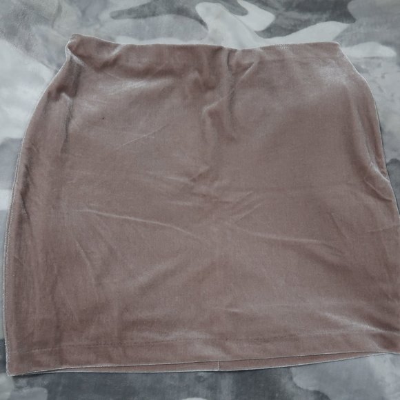 Express High-Waisted Pink Velvet Mini Pencil Skirt - Picture 2 of 3